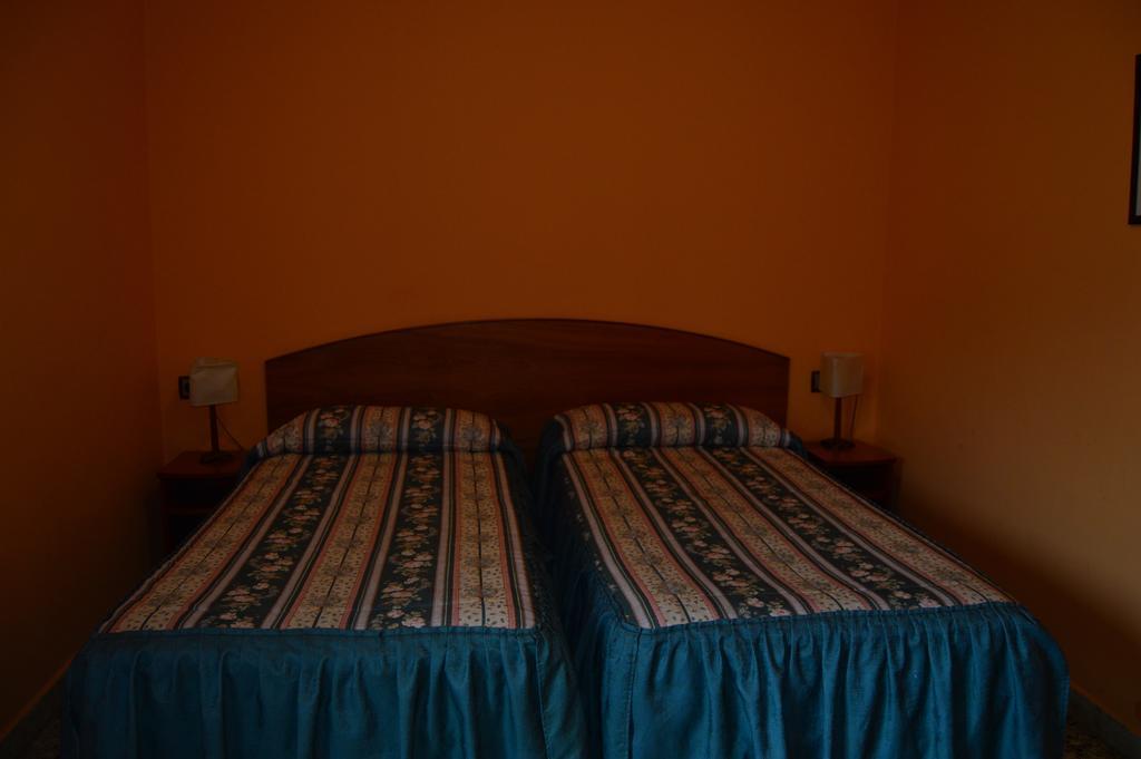 Hostal L'Escon Llanars Exteriör bild