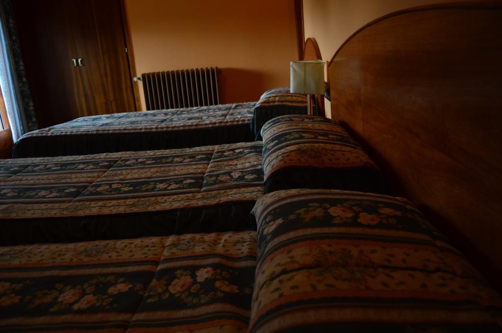 Hostal L'Escon Llanars Exteriör bild