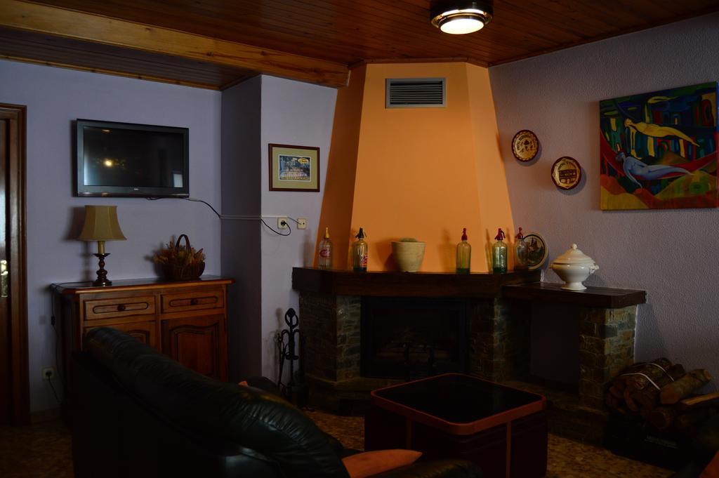 Hostal L'Escon Llanars Exteriör bild